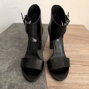 • NWOT Vero Cuoio Heels •